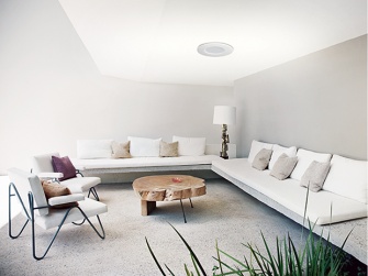 Ratgeber Wände farbig gestalten: Elegantes Wohnzimmer mit grau gestrichenen Wänden