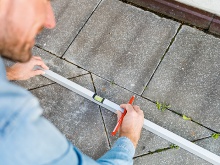 Ratgeber Terrassenplatten verlegen: Unterrund ausmessen und Verlegeplan erstellen