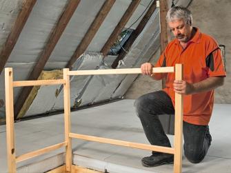 Dachbodentreppe: Schutzgelaender montieren